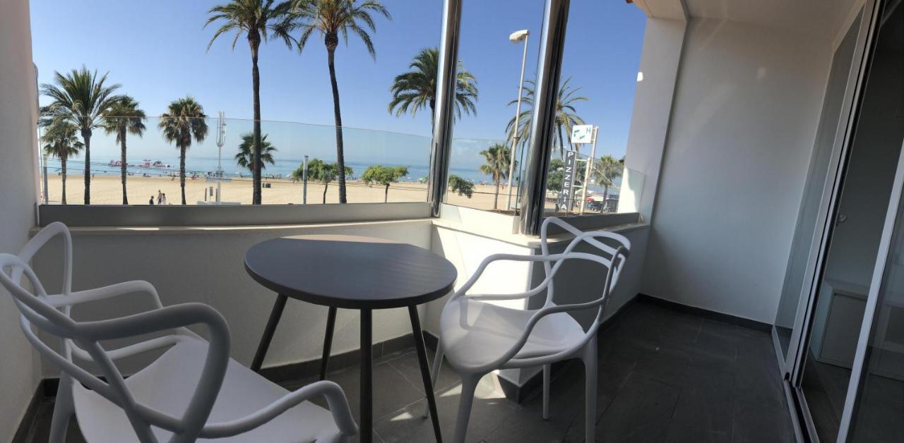 For A Roesmar Cambrils