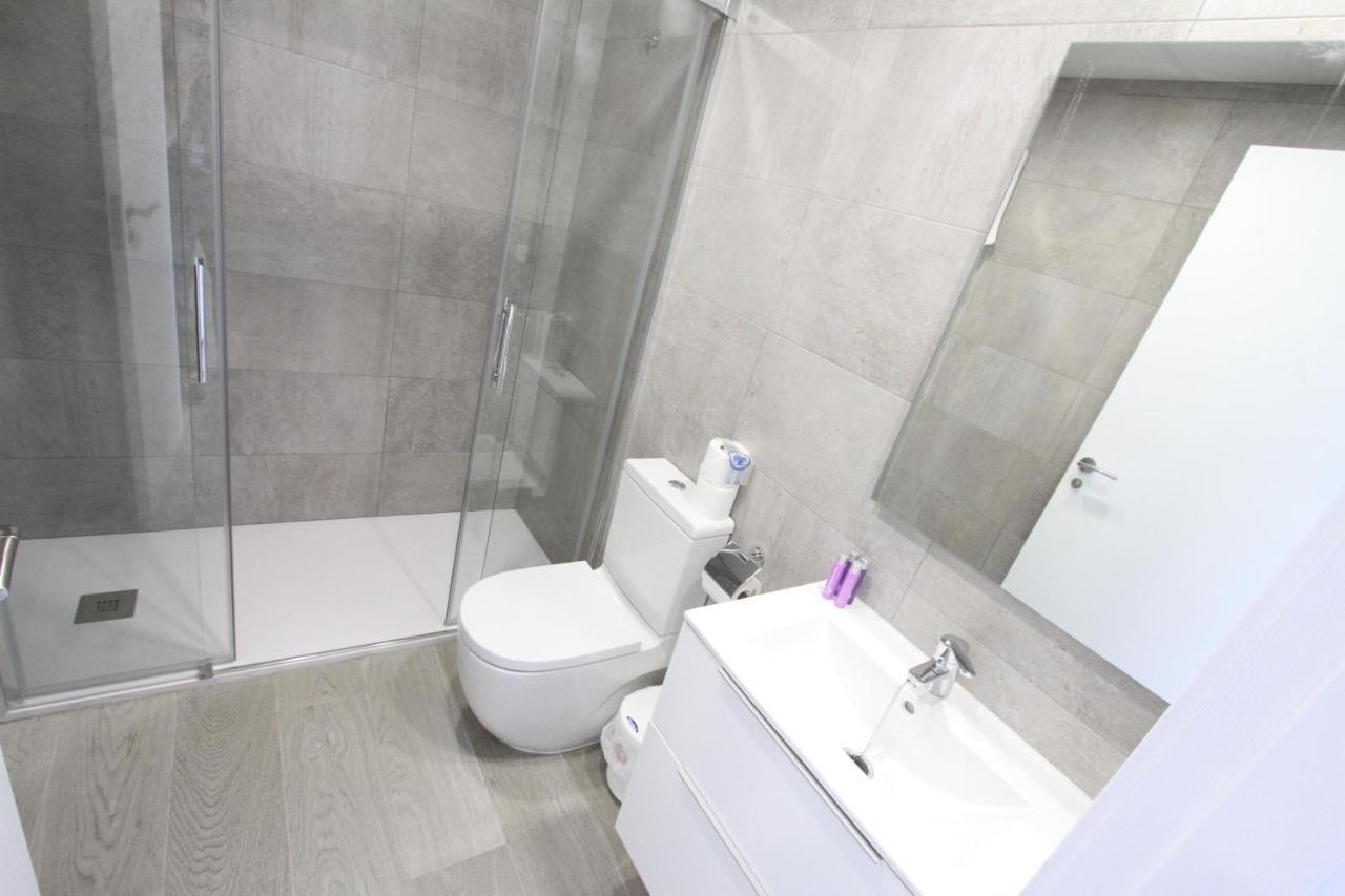 For A Roesmar Apartment *