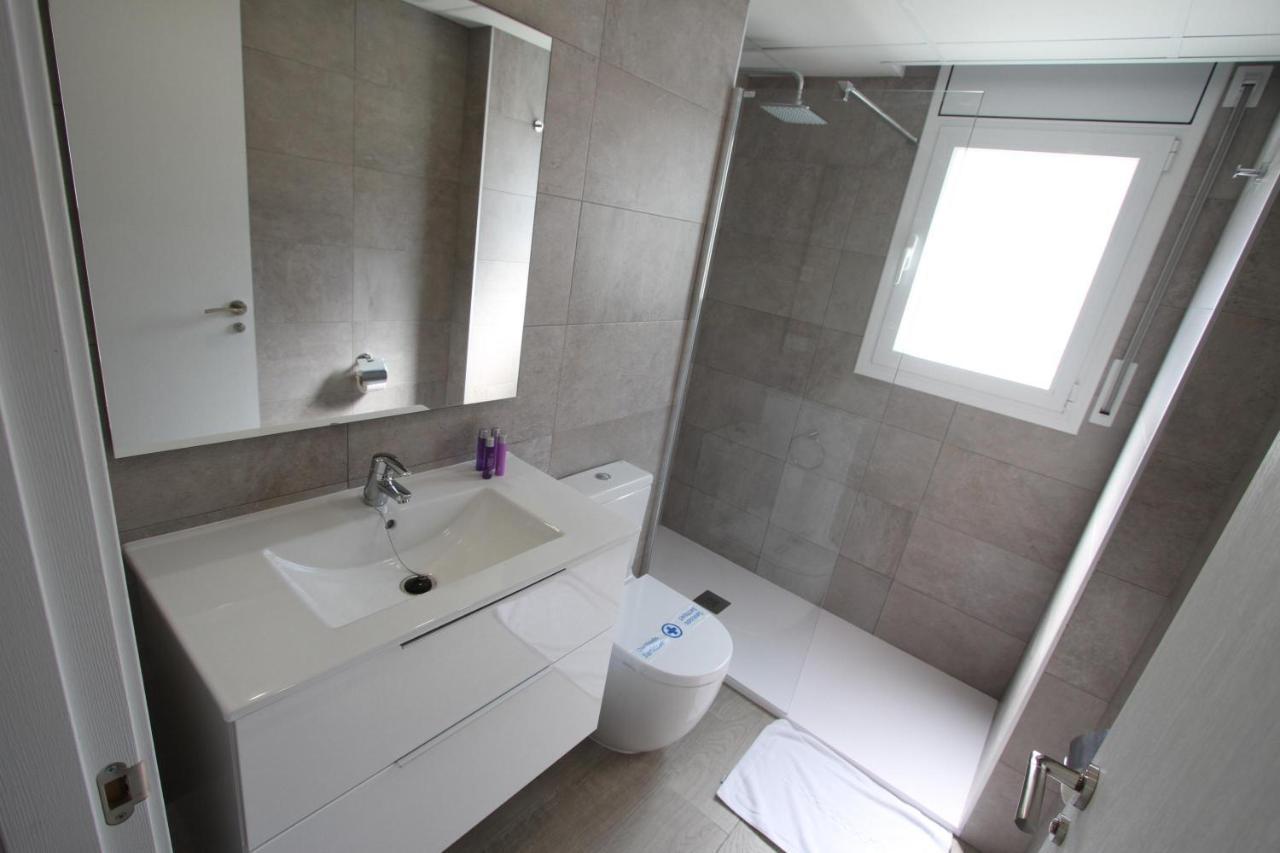 For A Roesmar Apartment *