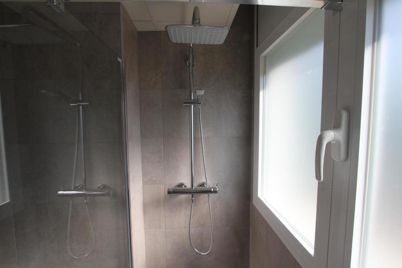For A Roesmar Apartment *